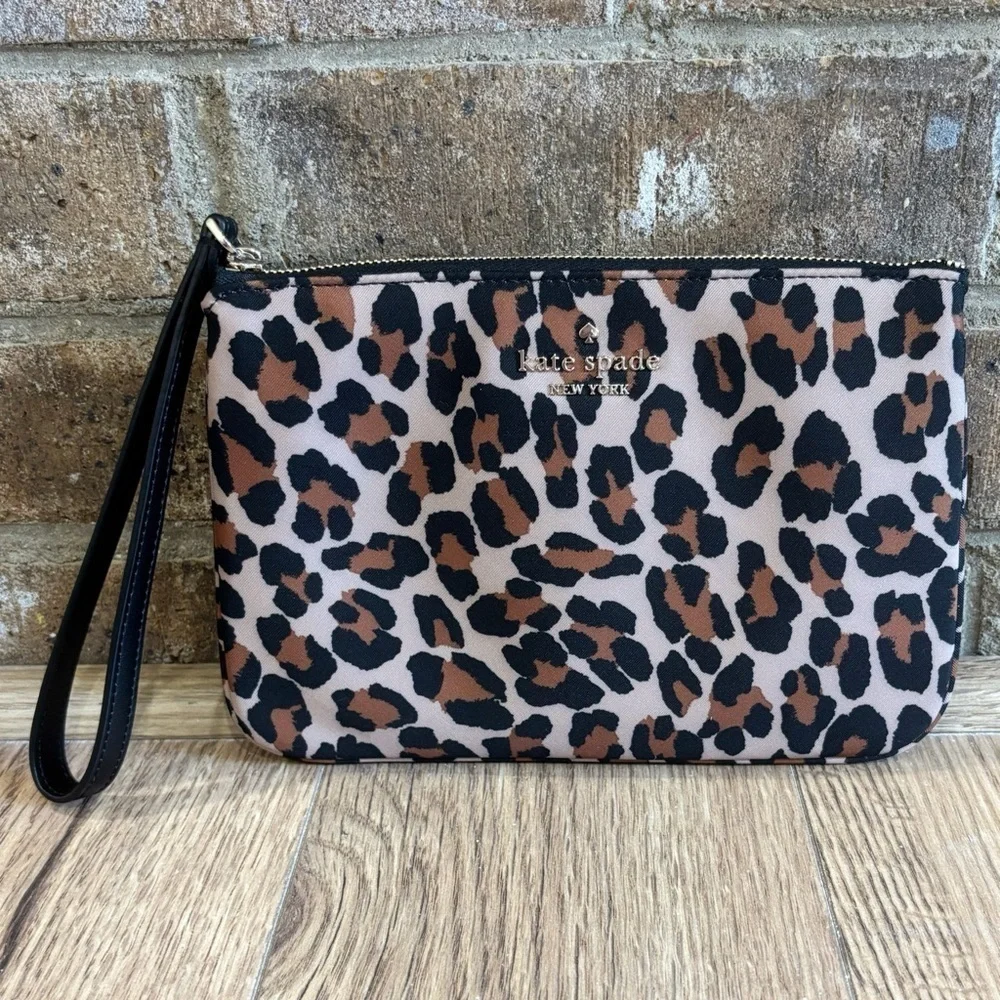 New Kate Spade Chelsea Spotted Leopard Brown Medium Wristlet